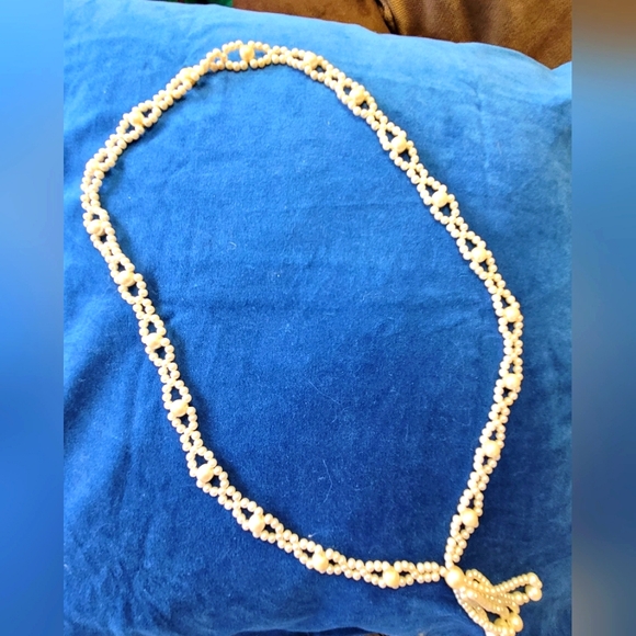 2/$12 Vintage faux pearl woven necklace with tassel - Picture 1 of 4